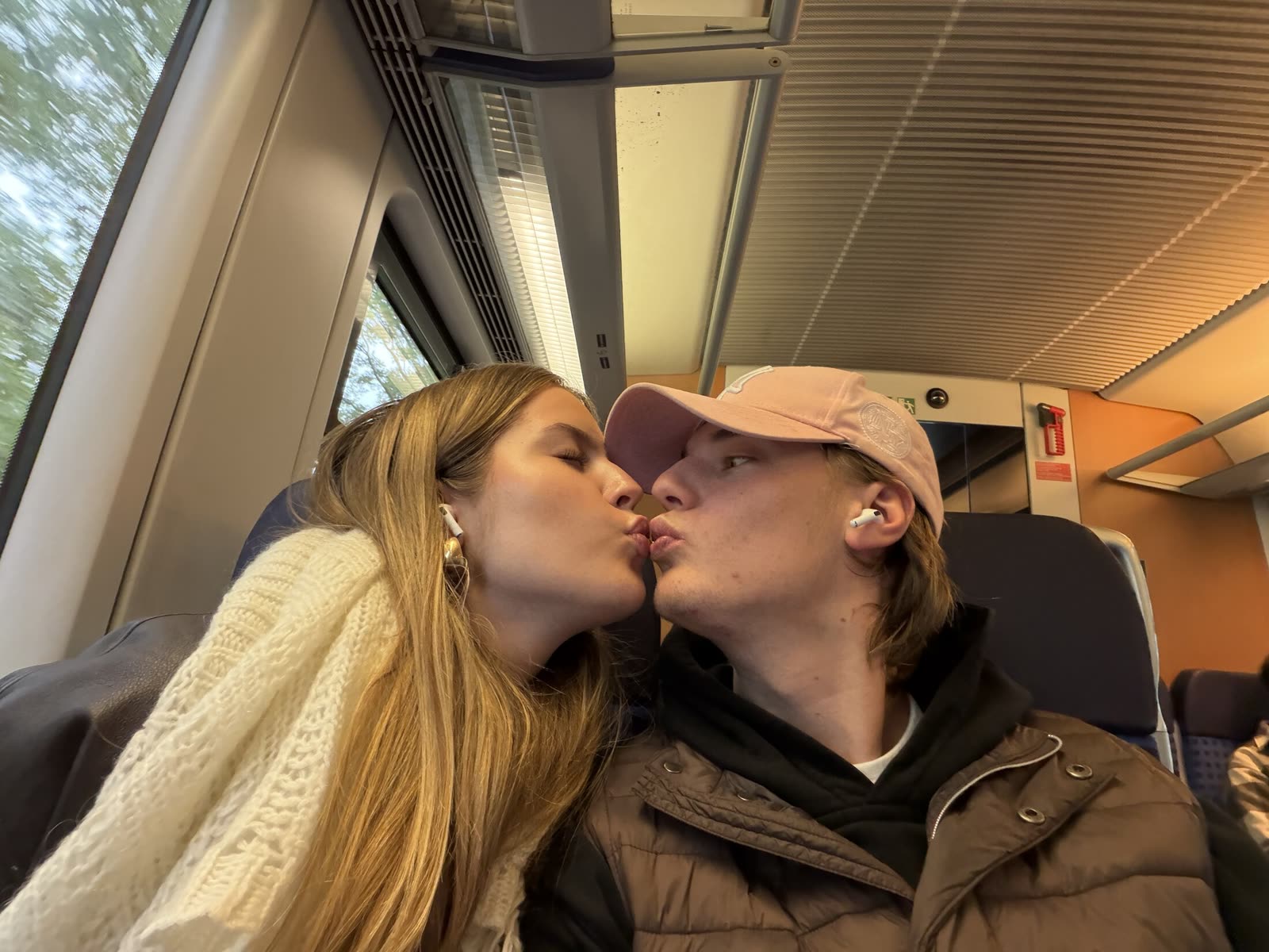 2025-10-11 Im Zug